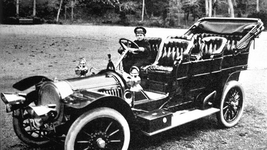 Цесаревич Алексей за рулем Delaunay-Belleville