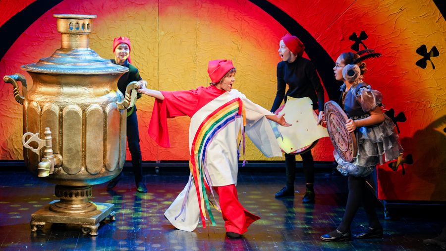 Спектакль «Муха-цокотуха»