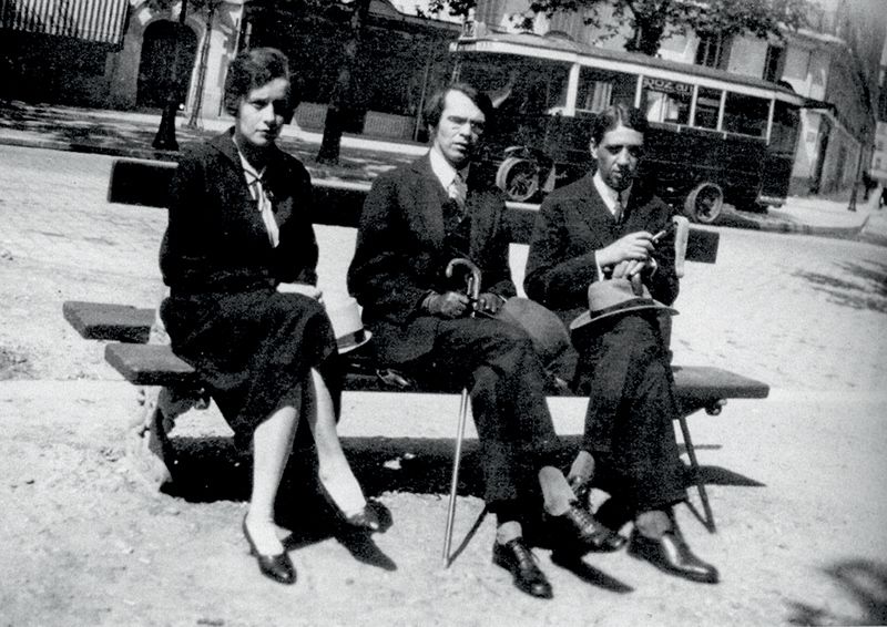Н. Берберова, В. Ходасевич и Ю. Терапиано в Париже. 1926