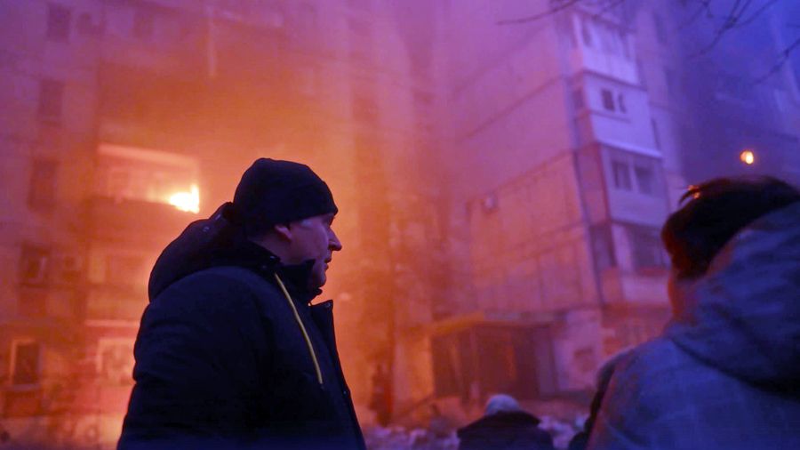 «У края бездны. Фильм первый «Прорыв к центру»