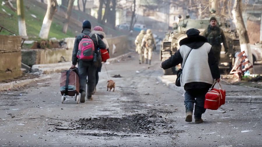 «У края бездны. Фильм первый «Прорыв к центру»