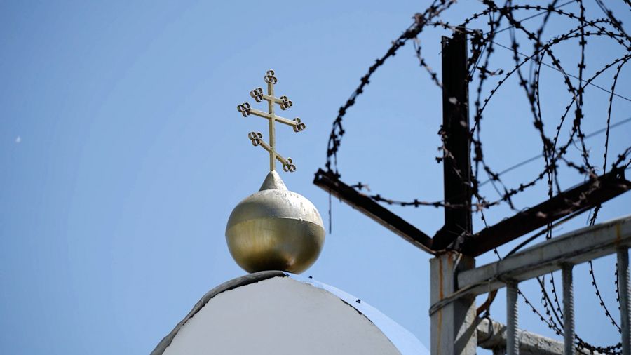 Кадр из фильма «Служение»