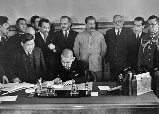 Подписание советско-японского пакта о нейтралитете