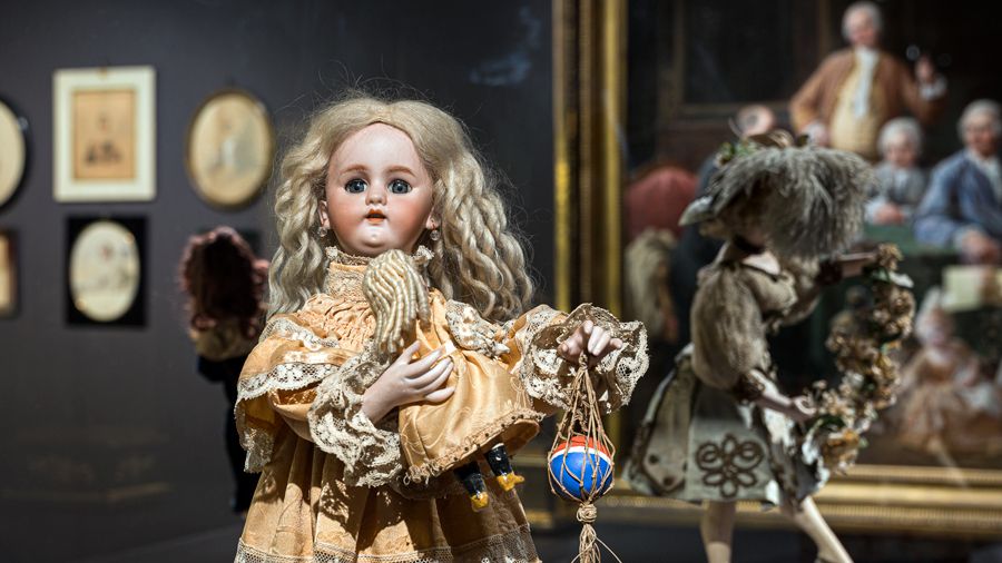 «Августейшие. Куклы»
