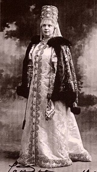 Графиня Александра Илларионовна Шувалова, урождённая графиня Воронцова-Дашкова, в одеждах боярыни XVII века 