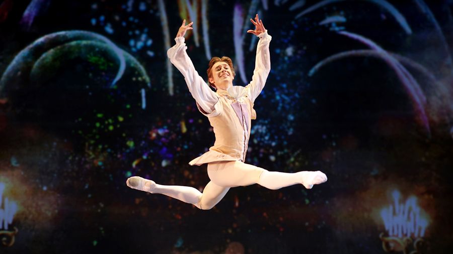 "Блестящий дивертисмент"