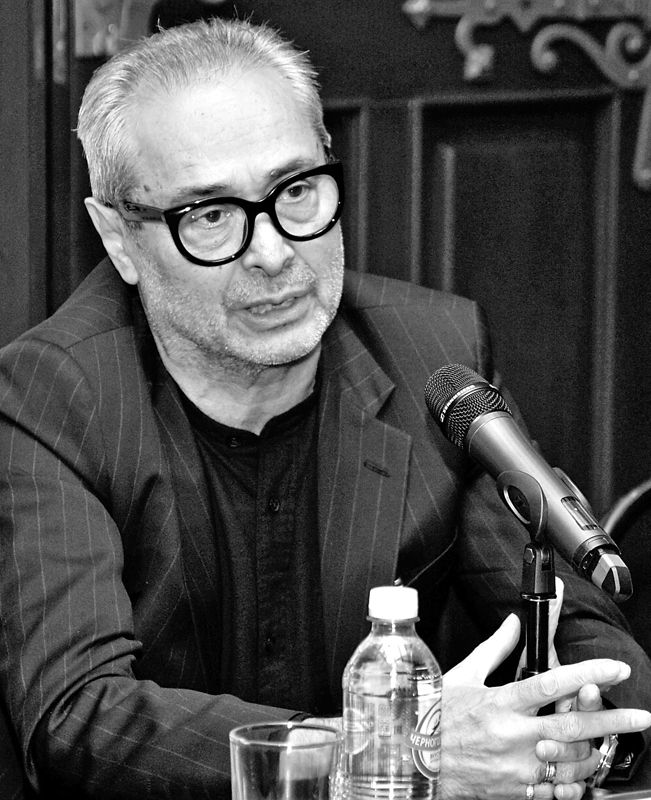 Кевин систром. Майк кригер инстаграм. Создатель 16. 1969). Тим суини американский программист.