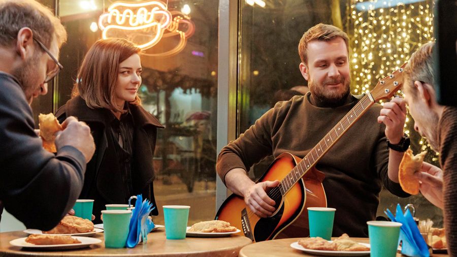 «Москва слезам не верит. Все только начинается» «Москва слезам не верит. Все только начинается»