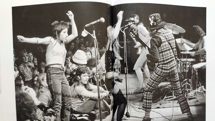 Иллюстрация из книги «Когда мир сходит с ума»