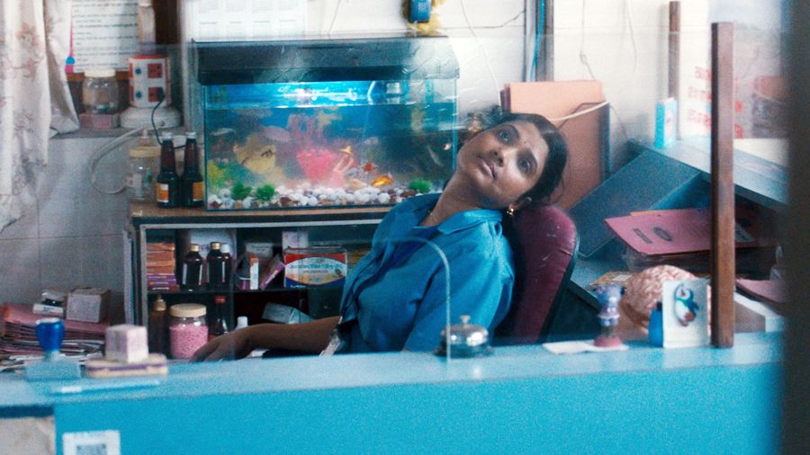 «Все, что нам кажется светом»