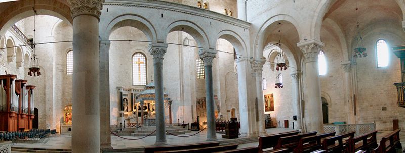 Бари. Basilica di San Nicola, где хранятся мощи чудотворца