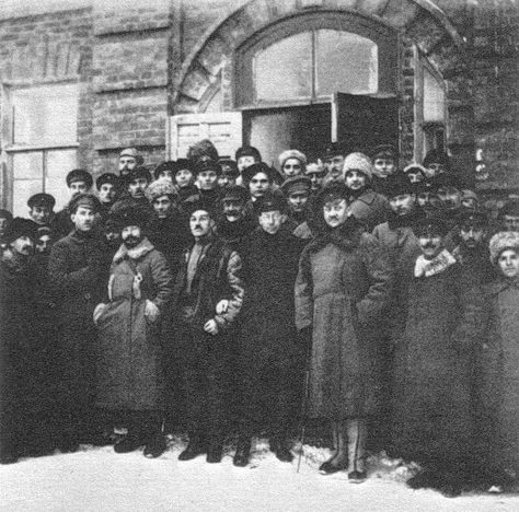 М.В. Фрунзе у штаба 4-й армии, 1919 