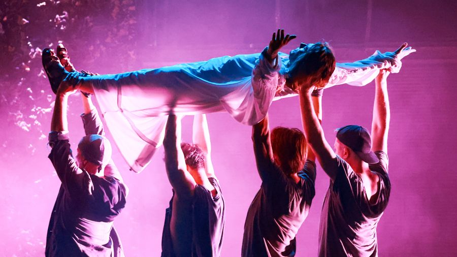 «Иисус Христос — суперзвезда» нв Театре имени Моссовета