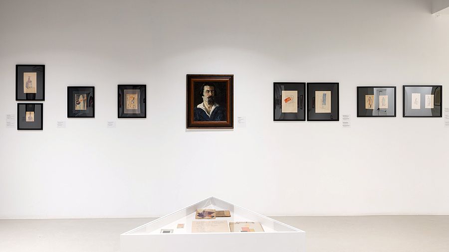 Выставка «Иван Клюн. Цветоформы. Лаборатория художника