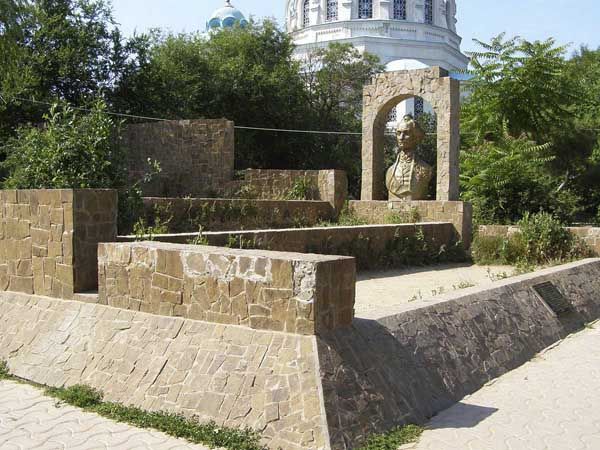 Памятник Суворову в Евпатории
