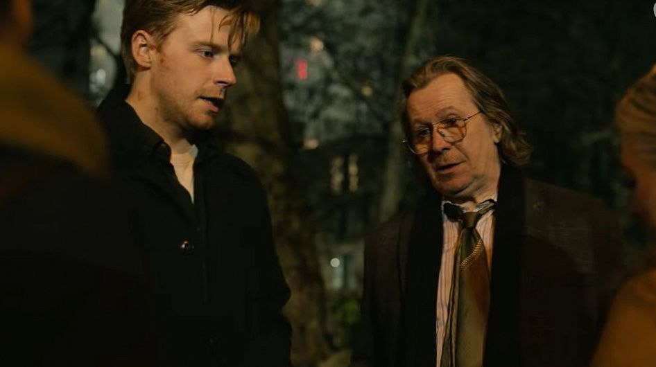 Хьюго Уивинг снимется в четвертом сезоне «Медленных лошадей» с Гэри Олдменом