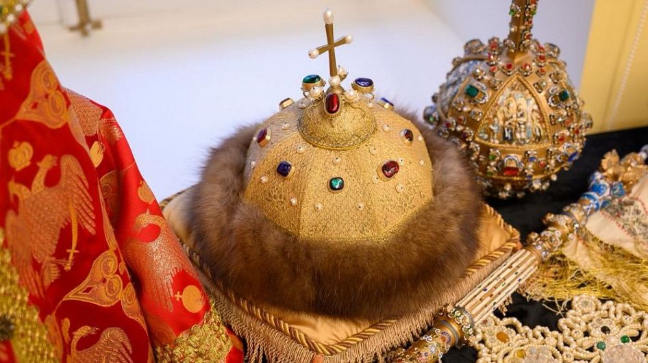В Музеях Московского Кремля появилась тактильная копия шапки Мономаха