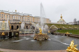 В Петергофе состоялся торжественный запуск фонтанов