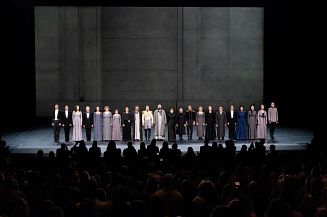 Вахтанговский театр представил в Дубае спектакль «Война и мир»