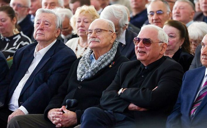 Новый глава Союза писателей России Владимир Мединский объявил курс на консолидацию «творческих сил»