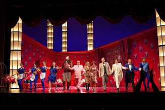 В Мурманском областном драматическом театре с аншлагом прошла премьера комедии «Номер 13»