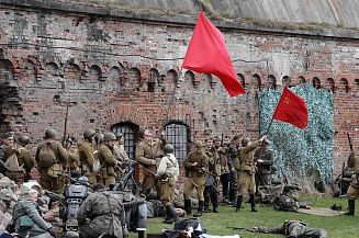 В Калининграде «Дни армейской культуры» открылись реконструкцией штурма Кёнигсберга