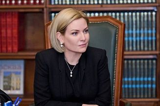 Ольга Любимова вручила госнаграды деятелям культуры