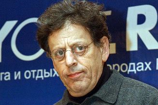 Композитор Филип Гласс отозвал мировую премьеру из Кеннеди-центра