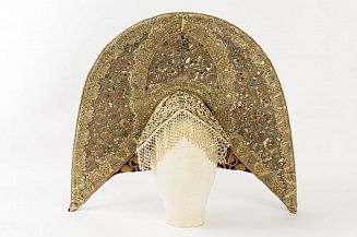 В музее-заповеднике «Царицыно» откроется выставка «Великолепие русского костюма. Собрание Н.Л. Шабельской»