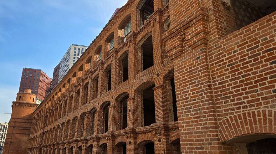 Реставрация фасадов Московской шерстоткацкой мануфактуры завершена на 75%