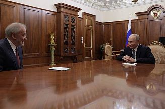 Путин обсудил с Гергиевым премьеры в Большом театре и планы развития культурных кластеров