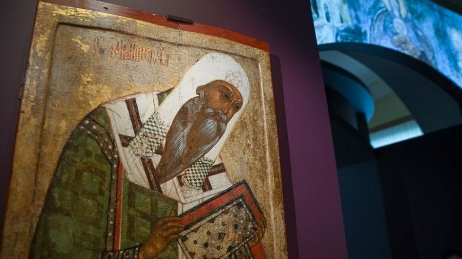 На выставке в Новгородском кремле представили древнейшие предметы архиерейского облачения