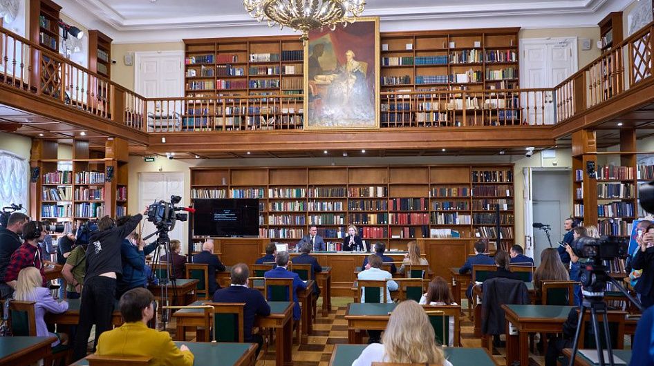 Ольга Любимова запустила цикл лекций «Ленинка со звездой»