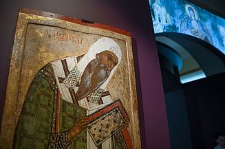 На выставке в Новгородском кремле представили древнейшие предметы архиерейского облачения