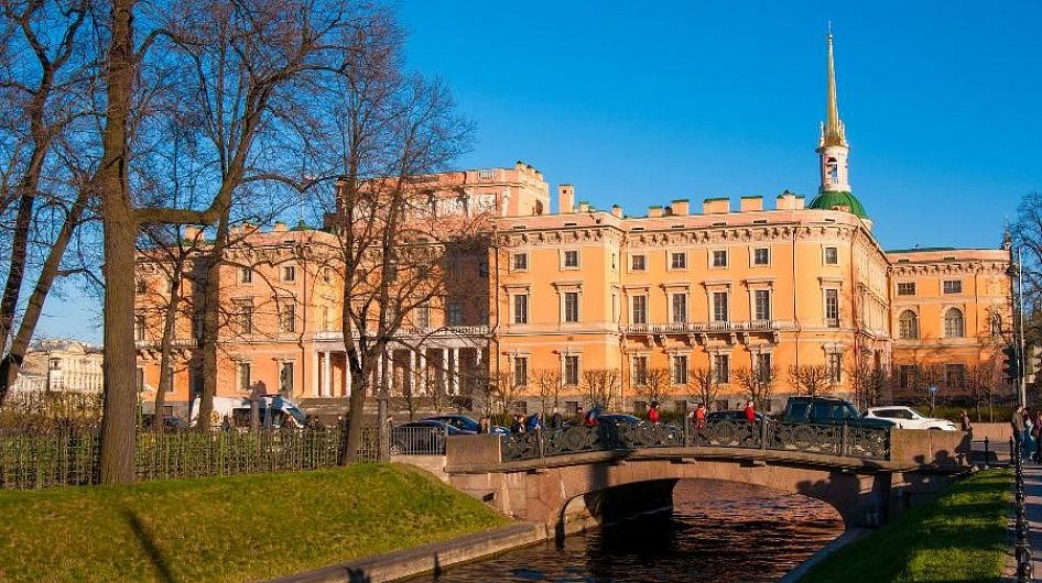 В Михайловском замке проходит выставка об отражении мирового искусства в романах Достоевского