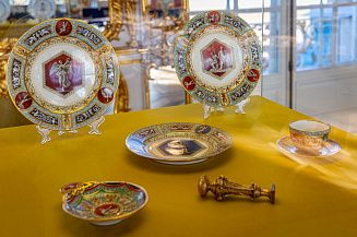 Музей-заповедник «Царское Село» получил в дар от мецената 128 раритетов