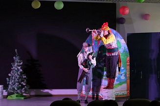 Артисты Мариупольского драмтеатра поучаствовали в программе «Культура для школьников»