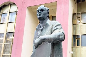 Памятники вождям и статуи для высоток: почему оказался забыт скульптор Николай Томский