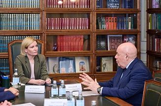 Поддержку международных проектов обсудили на встрече Ольга Любимова и Михаил Швыдкой