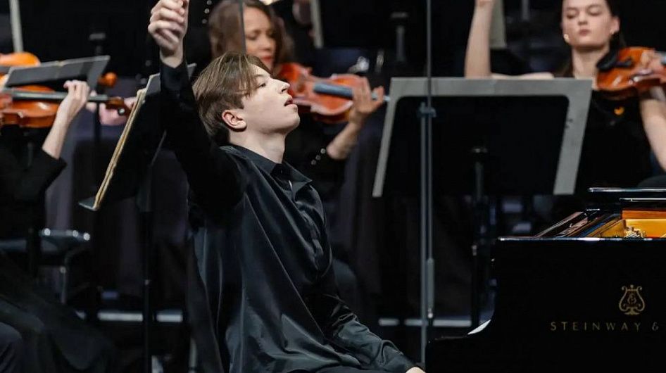 Пианист из Энгельса Александр Биттер получил Гран-при конкурса «Созвездие»