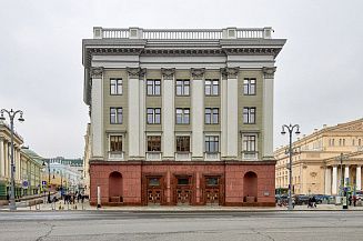 На историческое здание в Москве вернут фигуры физкультурников