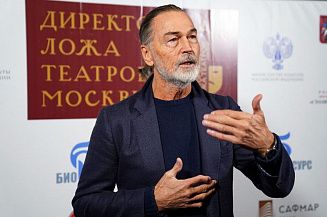 Мишустин поздравил Никаса Сафронова с 70-летием