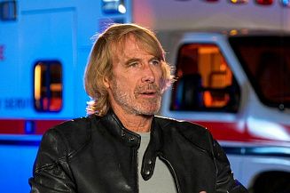 Режиссер «Армагеддона» снимет фильм о спасении летчиков, потерпевших крушение в Иране