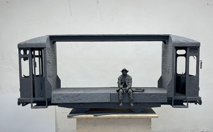 В Петербурге представили большую модель памятника Балабанову