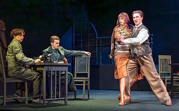 Загадка по имени Есенин: в Театре Терезы Дуровой поставили спектакль о поэте