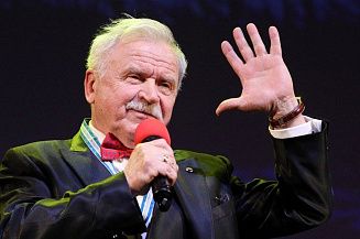 Михаил Мишустин поздравил народного артиста Сергея Никоненко с 85-летием