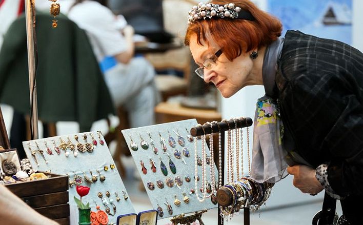 «Важно не уйти в сферу ширпотреба, чтобы сохранить свои особенности, свое лицо»