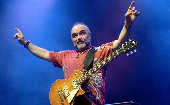 Лидер группы «Черный кофе» Дмитрий Варшавский: «Музыка, порожденная искусственным интеллектом, — это примерно то же самое, что обед, съеденный в забегаловке»