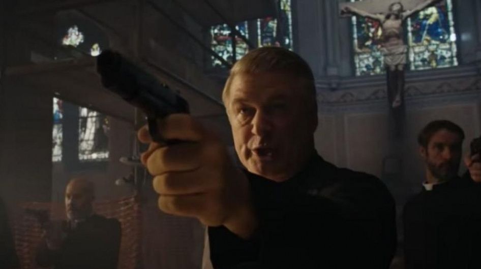 Fox News обвинил съемочную группу Болдуина в неумелом обращении с оружием