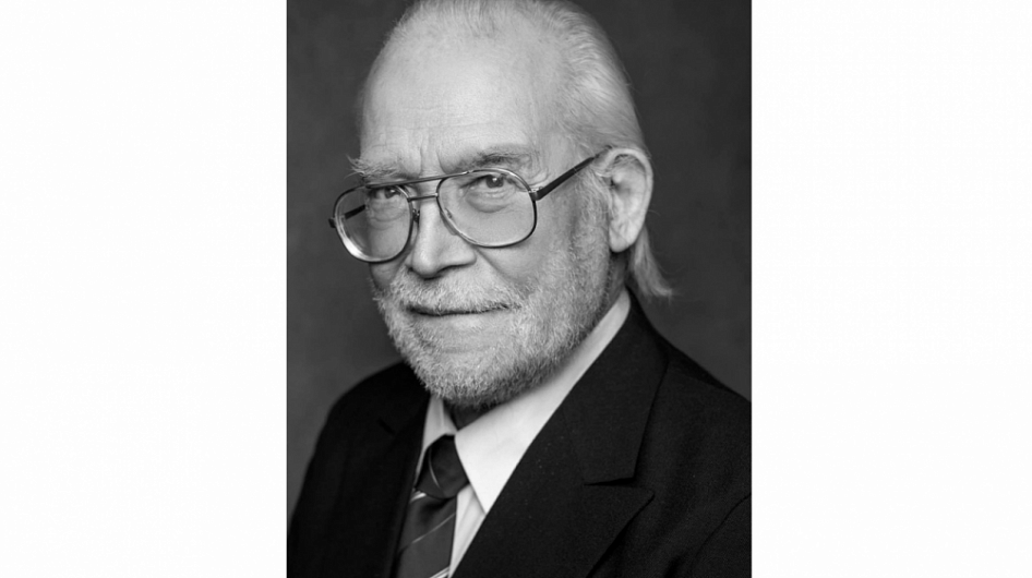 Скончался заслуженный артист России Виктор Рухманов